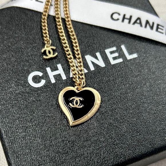 18k Gold Plated Chanel Black Enamel Heart CC Logo Luxury Holiday Gift Luxury - Picture 3 of 7